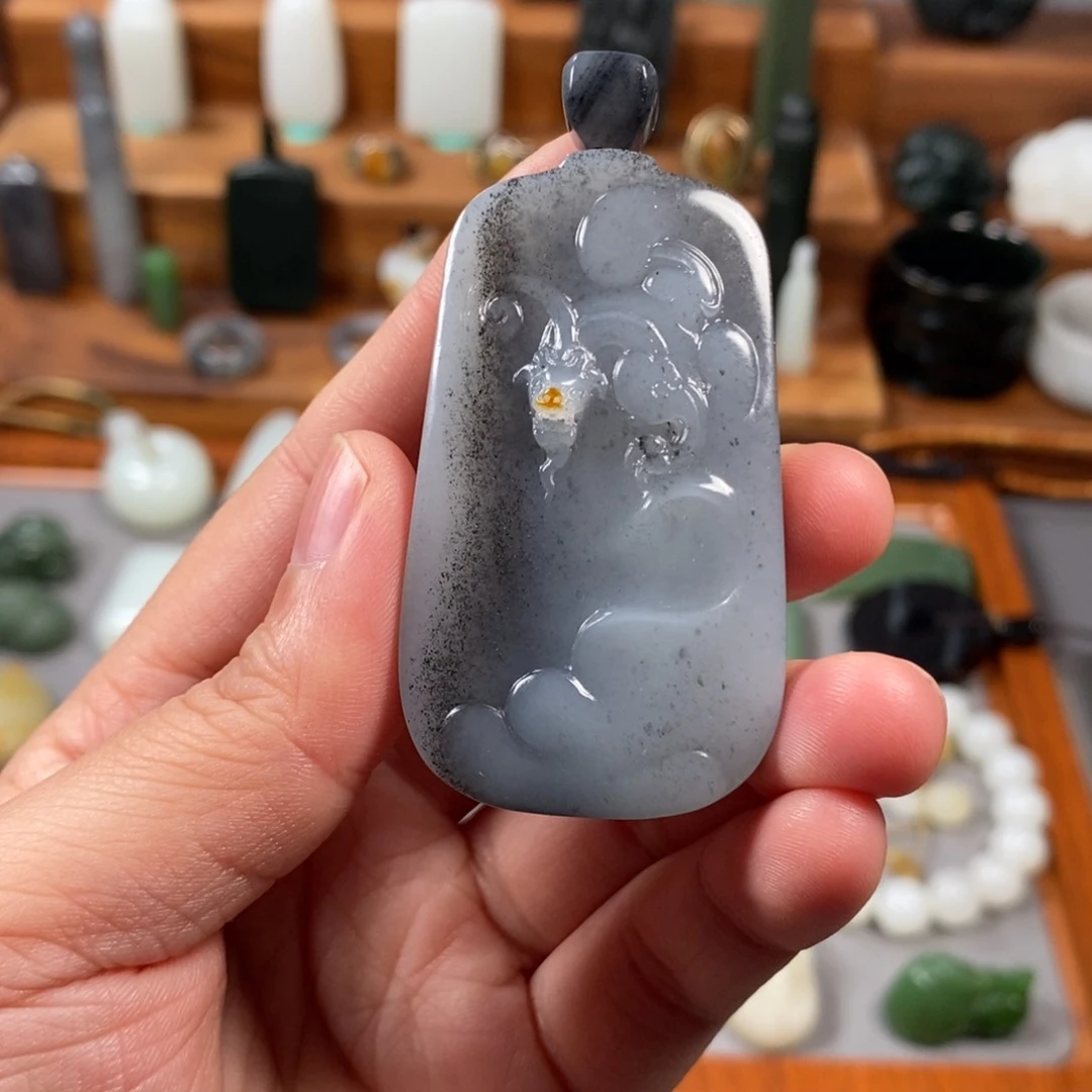 颈饰未镶嵌和田玉