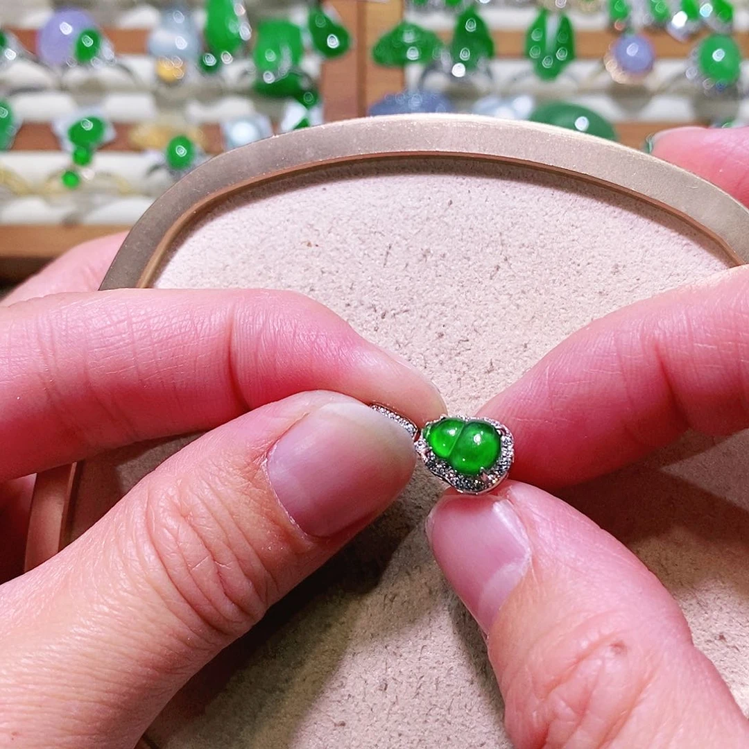 【闪购商品】翡翠挂件未镶嵌裸石