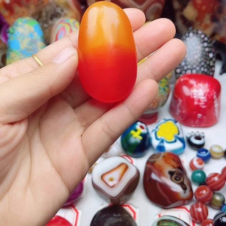 玛瑙/玉髓未镶嵌珠宝奇石