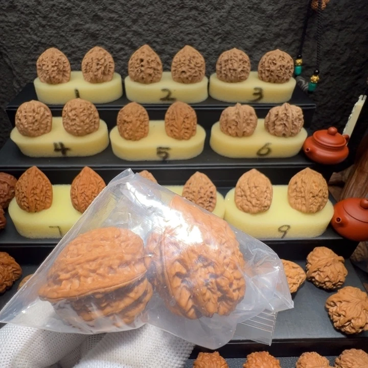 来***财文玩核桃吊坠凤羽