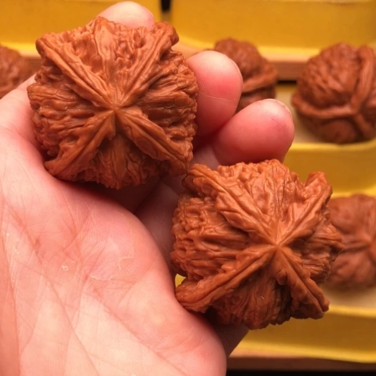 文玩核桃吊坠你**对核桃