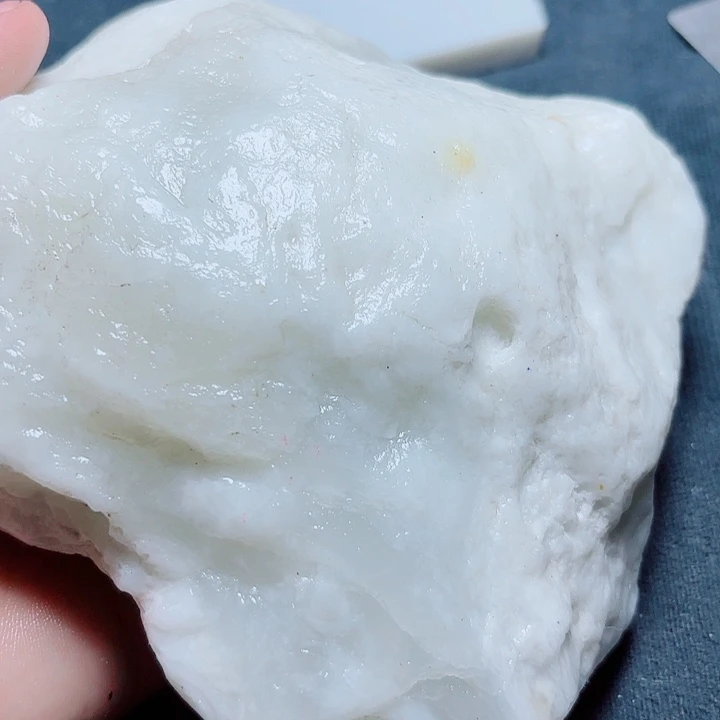 未镶嵌和田玉（糖玉）珠宝奇石