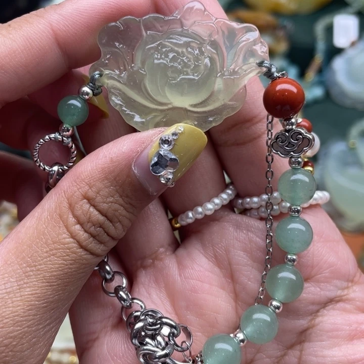 蛇纹石玉未镶嵌颈饰