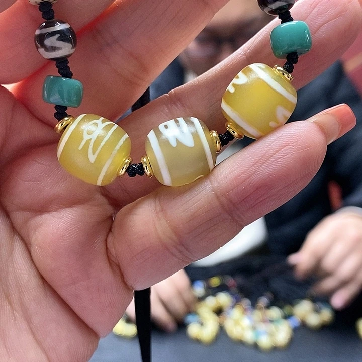 玛瑙/玉髓颈饰合金