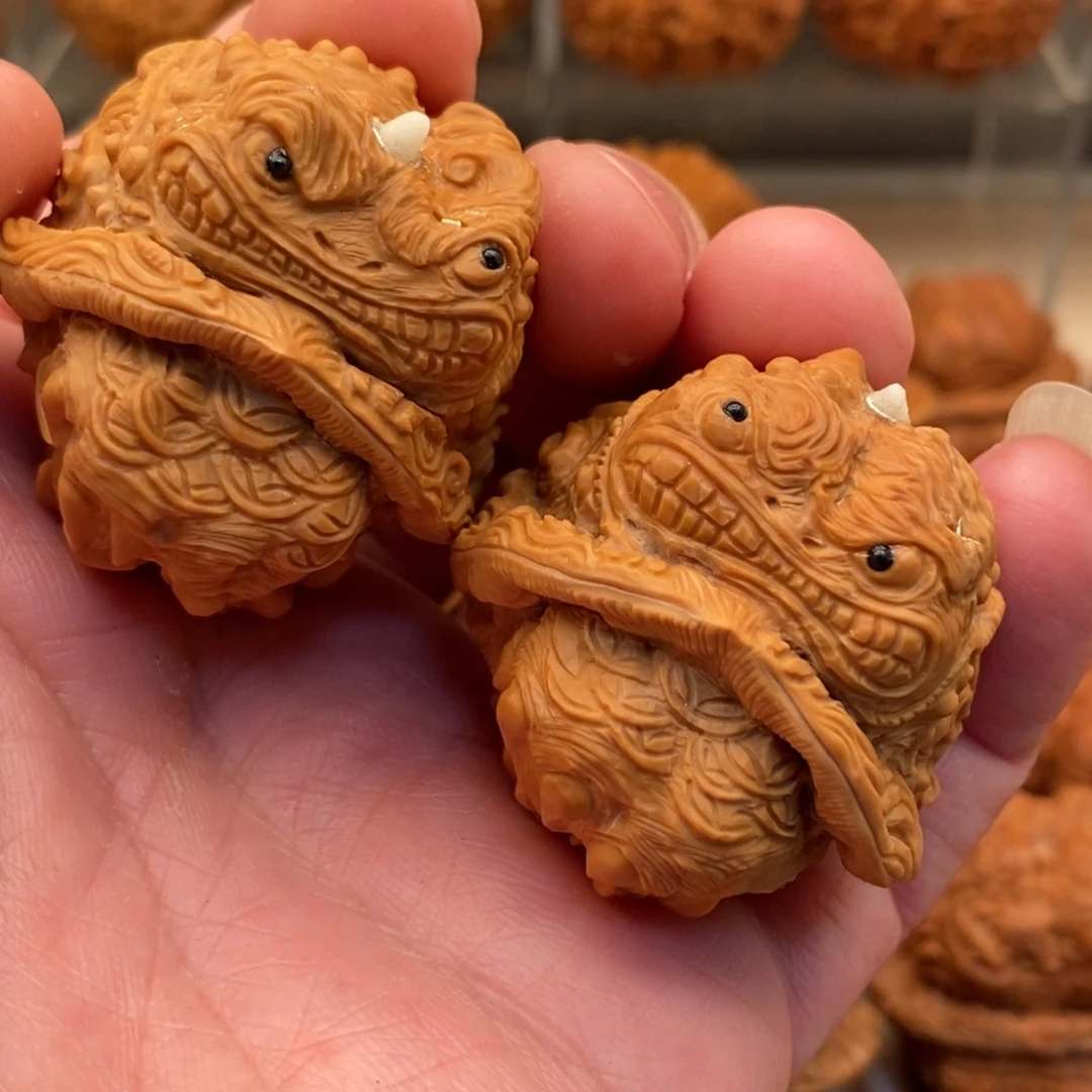 翁***勇把件核桃金蝉蛤蟆头