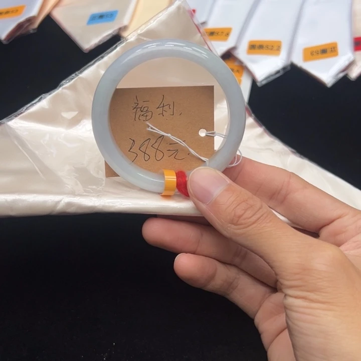 翡翠未镶嵌手镯手镯