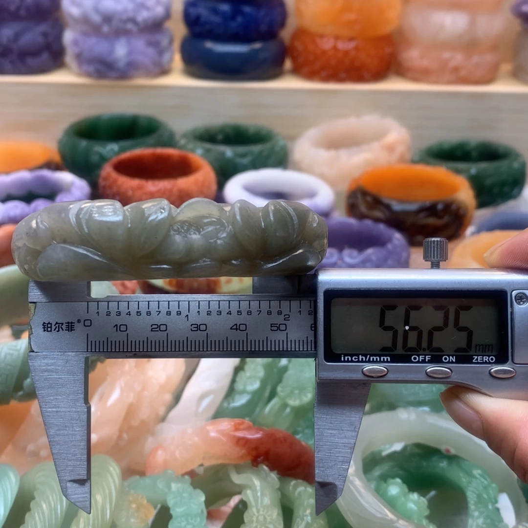 未镶嵌手镯石英质玉