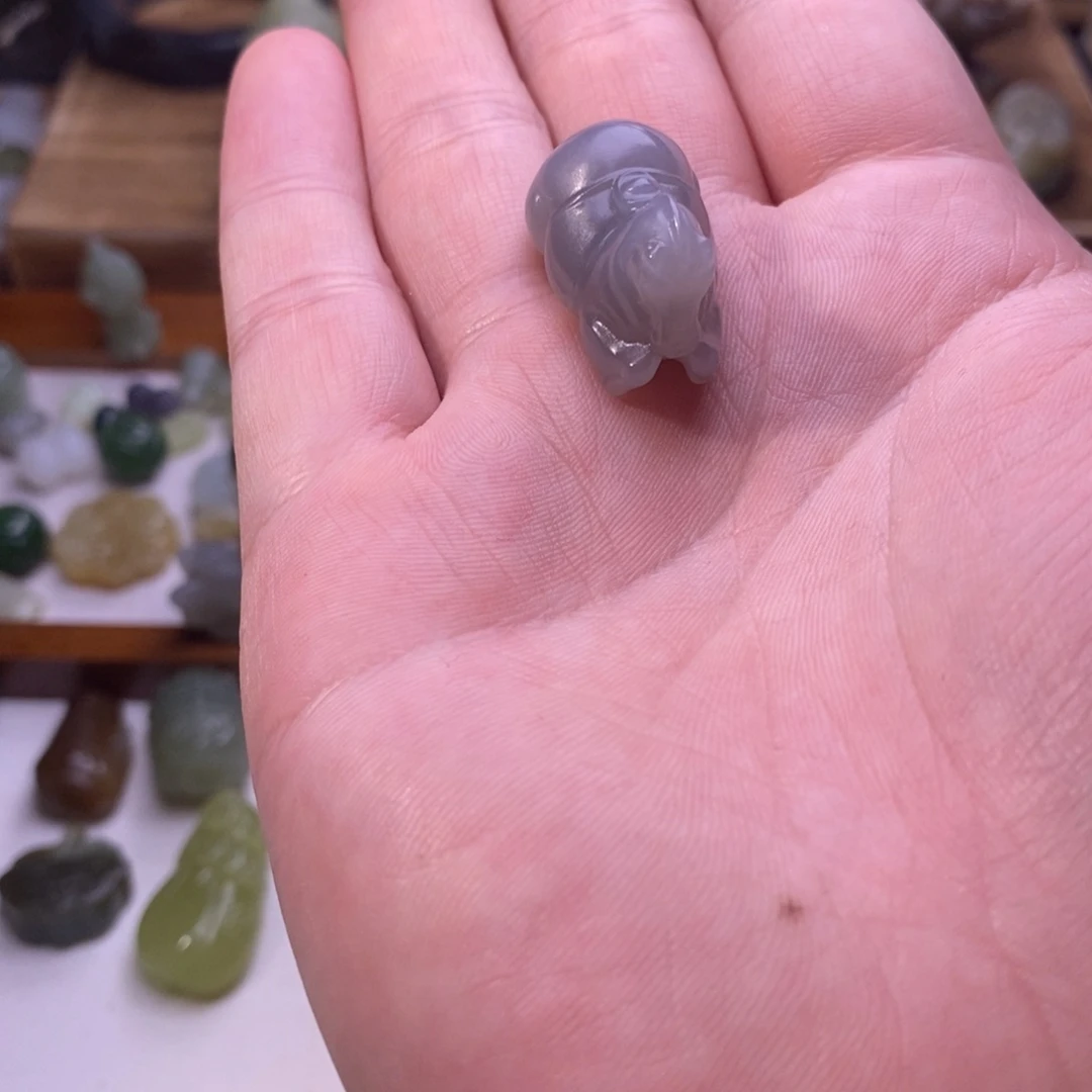 和田玉未镶嵌颈饰何*