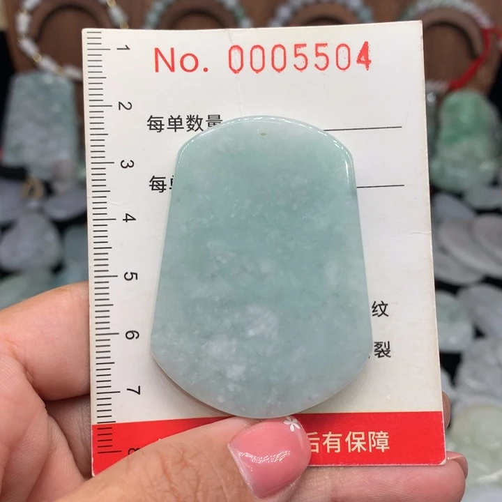 翡翠未镶嵌颈饰11