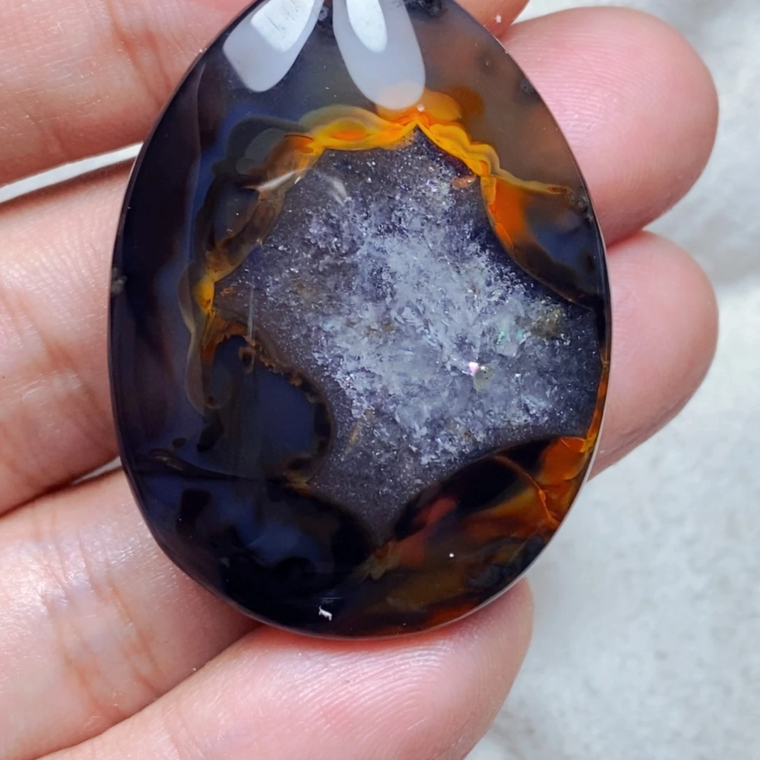 未镶嵌吊坠(不含链)玛瑙/玉髓楚**玉