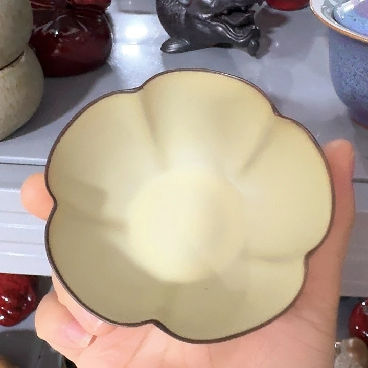 主人杯一个，瓷，品茗瓷