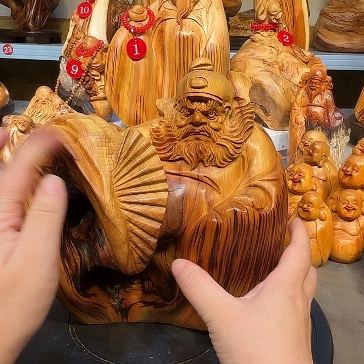 柏木太行崖柏钟馗摆件