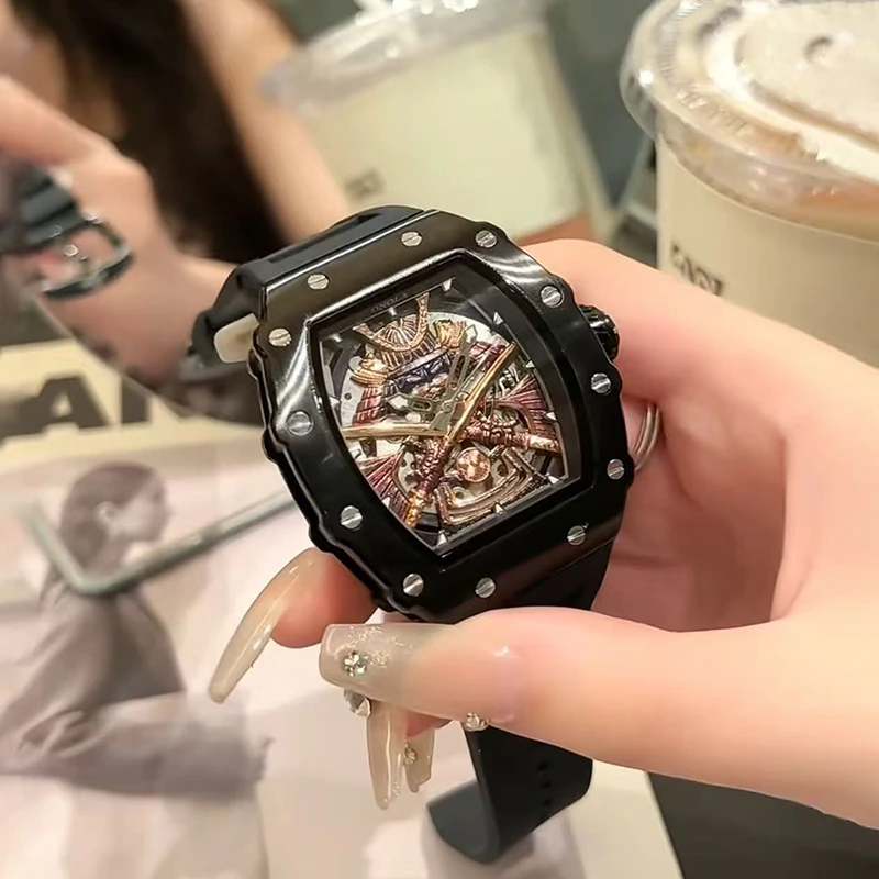 黑武士男表炫酷潮流酒桶形全自动机械夜光防水男士手表镂空陀飞轮