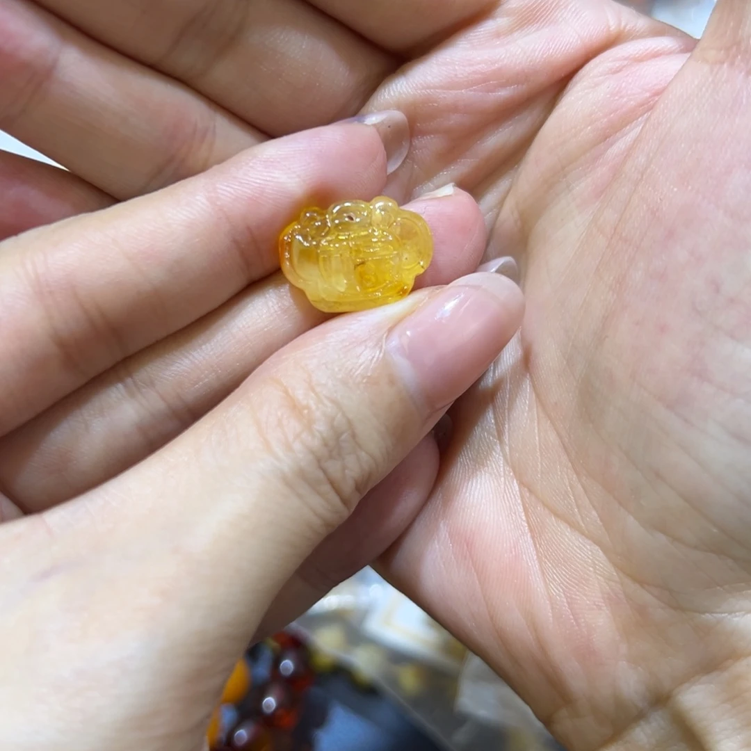 琥珀珠宝奇石未镶嵌