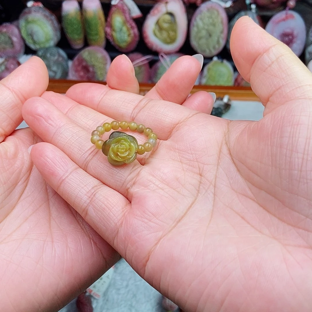 未镶嵌石英质玉（盐源）珠宝半成品