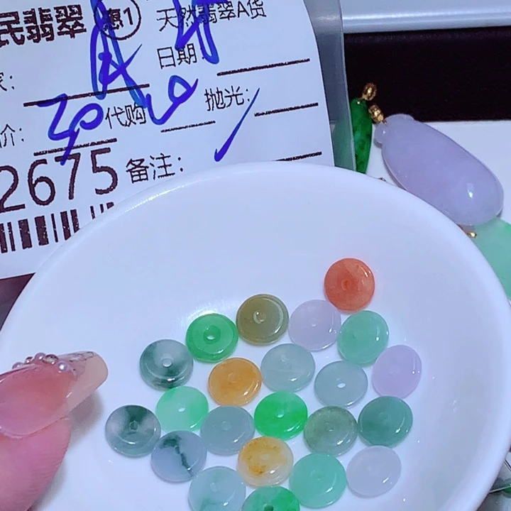惜***月翡翠未镶嵌颈饰ggf