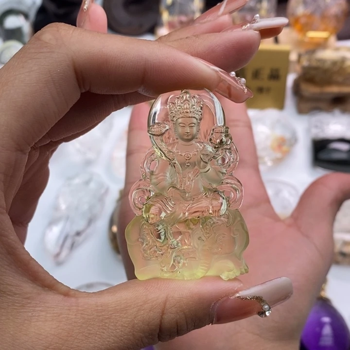 水晶颈饰未镶嵌就****！