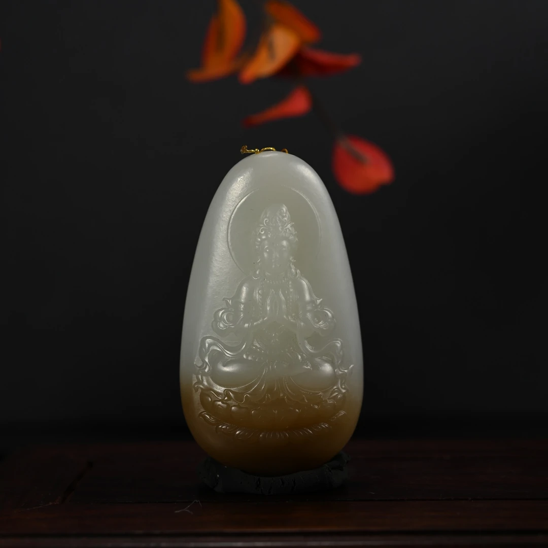 LOT8820 2512270192和田玉且末糖观音挂件/保利