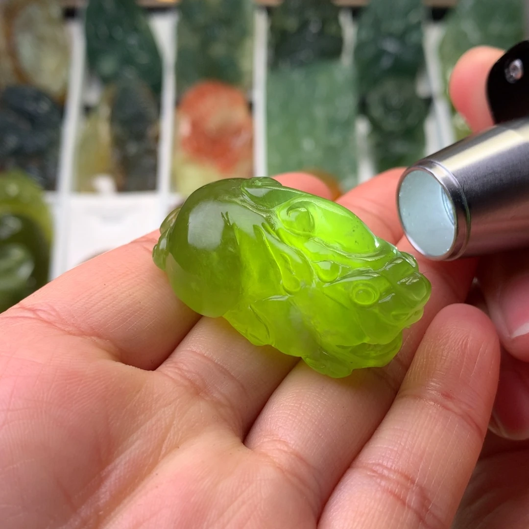 蛇纹石玉未镶嵌挂件貔貅