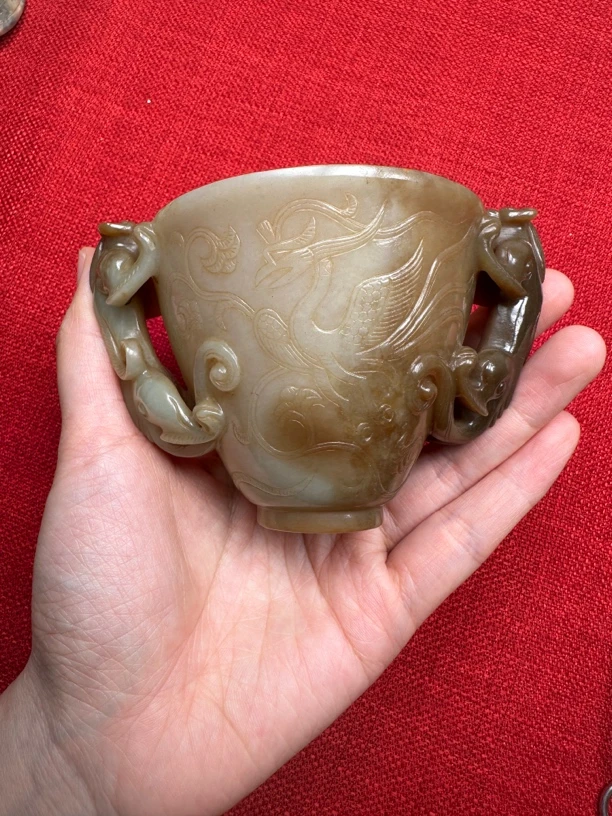 和田玉螭龙玉杯子