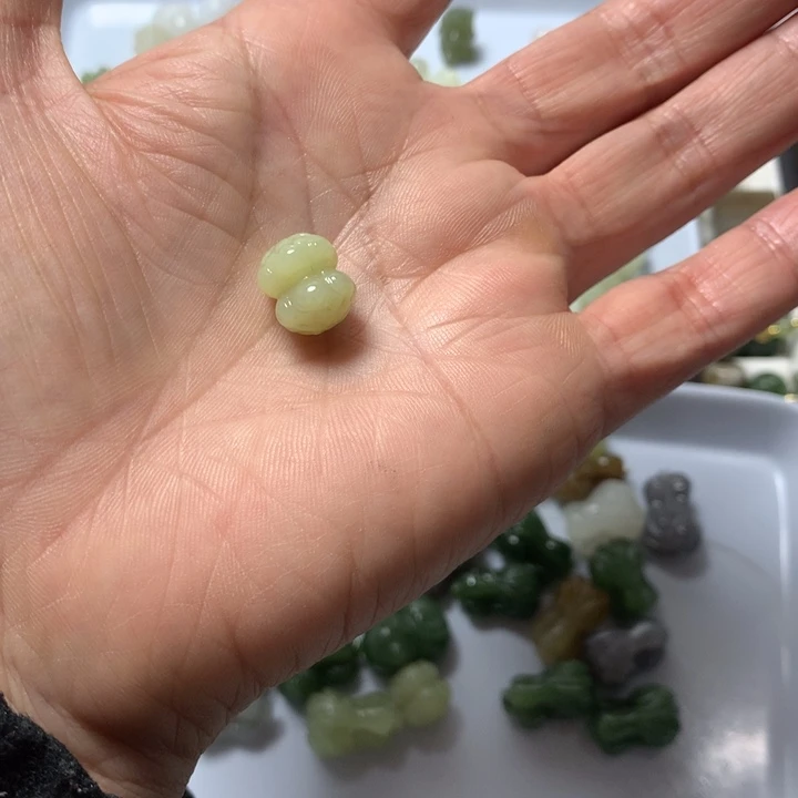 和田玉（糖玉）未镶嵌珠宝奇石