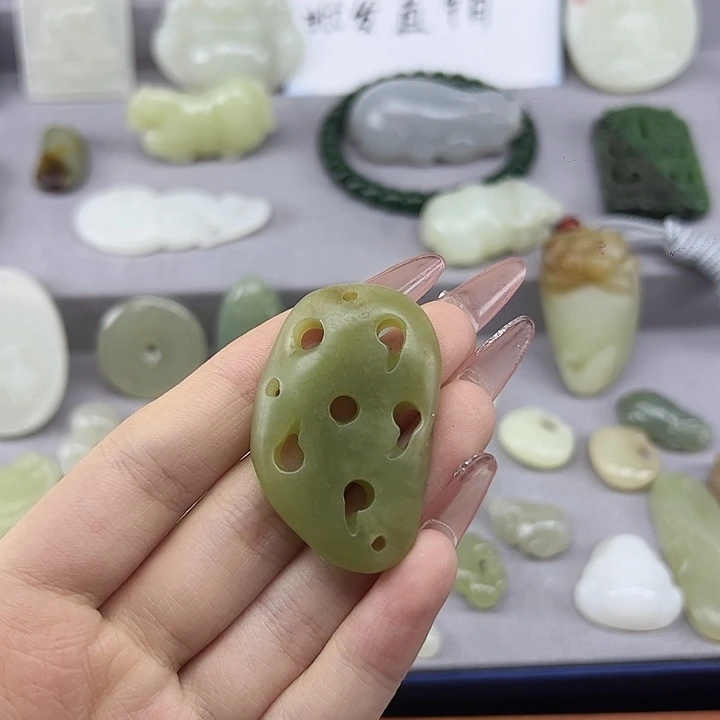 颈饰未镶嵌和田玉