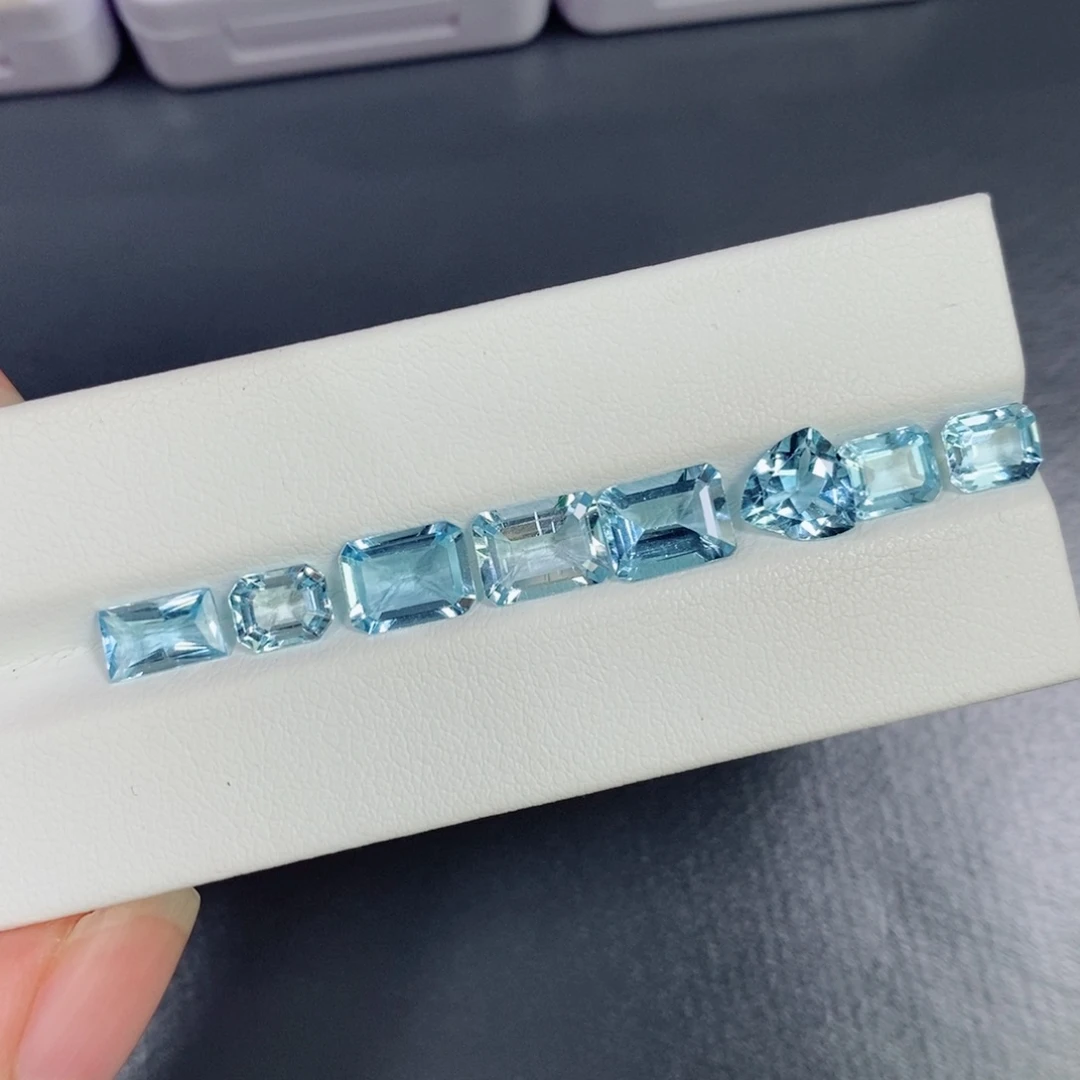 裸石海蓝宝石300一克拉，仅供展示，挑好上定向