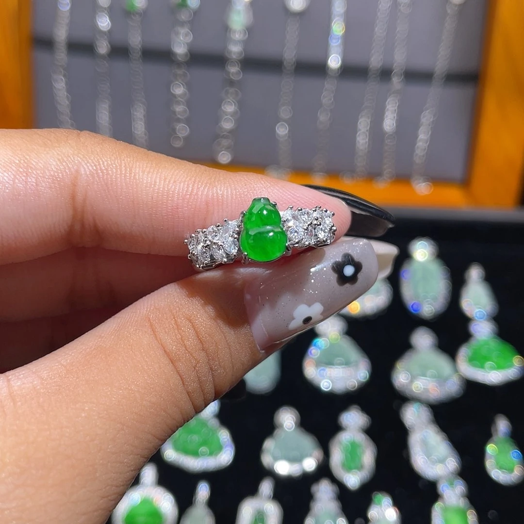 未镶嵌戒指翡翠戒指