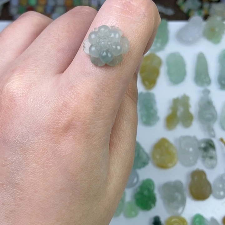 定制翡翠未镶嵌花