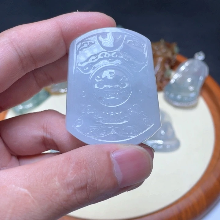 听***的翡翠未镶嵌吊坠(不含链)翡翠