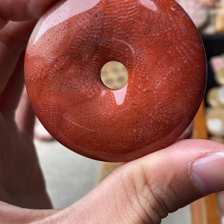 硅化玉颈饰未镶嵌子**?