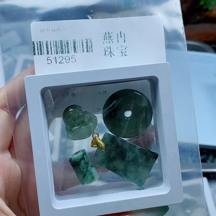 颈饰未镶嵌翡翠翡翠