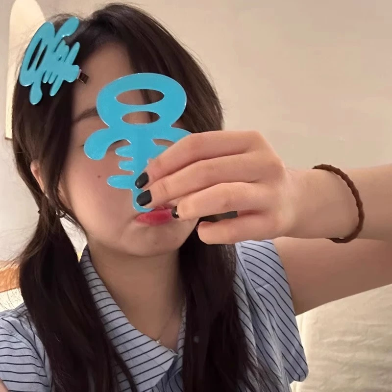 晕~怪可爱趣味字母发夹y2k个性大号前额侧边碎发个性鸭嘴夹子发饰