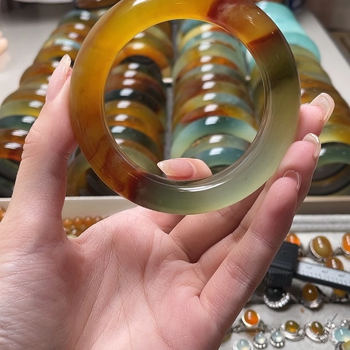 玖***九未镶嵌蛇纹石玉手镯54.瑕疵