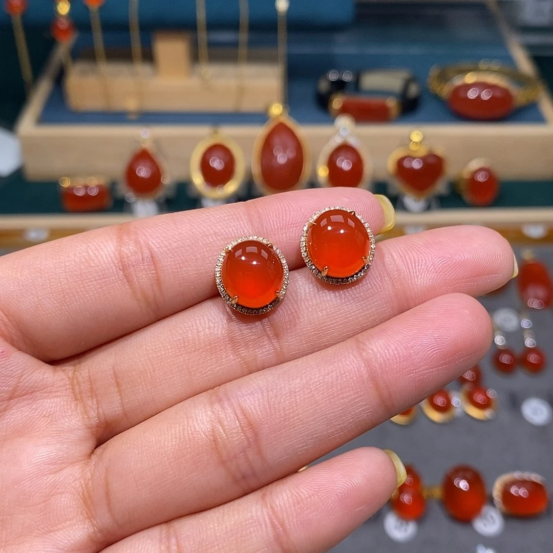 南红玛瑙18K金镶嵌耳饰