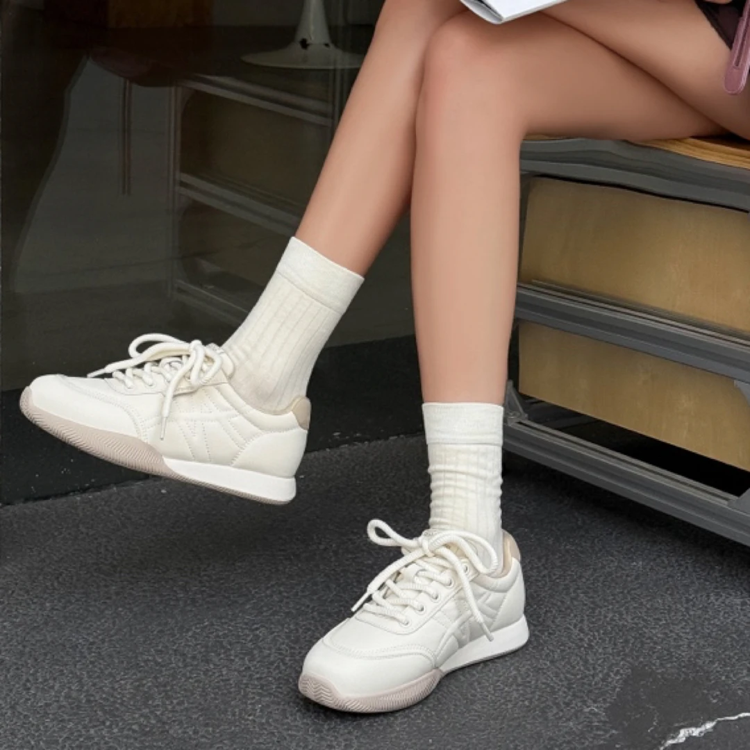 青少年青年休闲平底软皮旅游跳舞板鞋秋季厚底拼色系带通用内增高