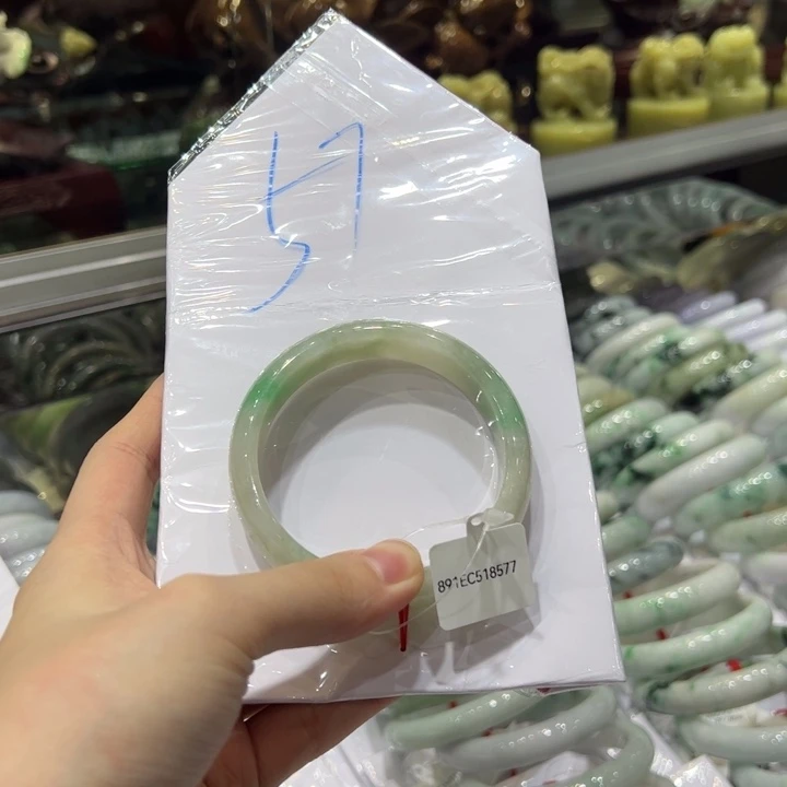 D***·未镶嵌手镯翡翠翡翠手镯
