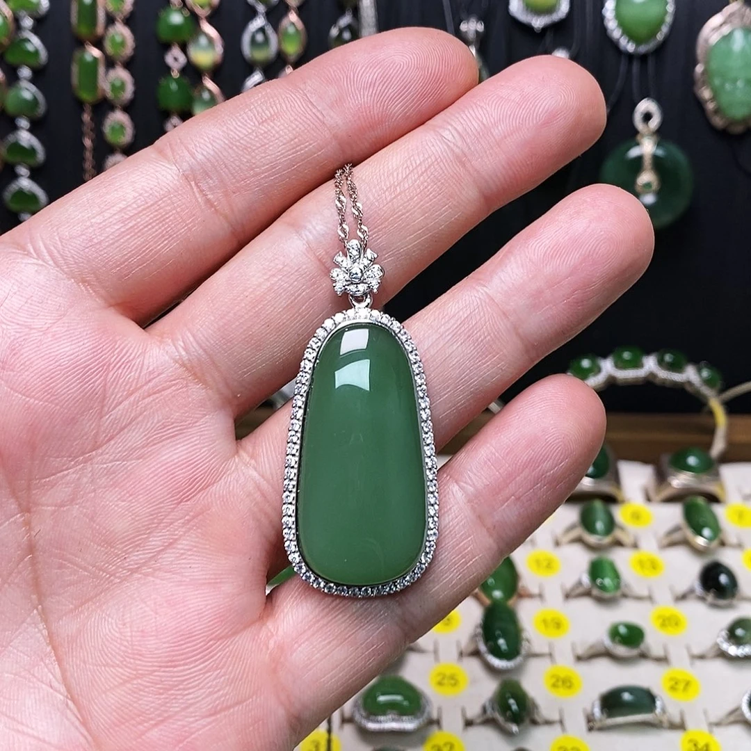 @***局和田玉（碧玉）银S925镶嵌颈饰