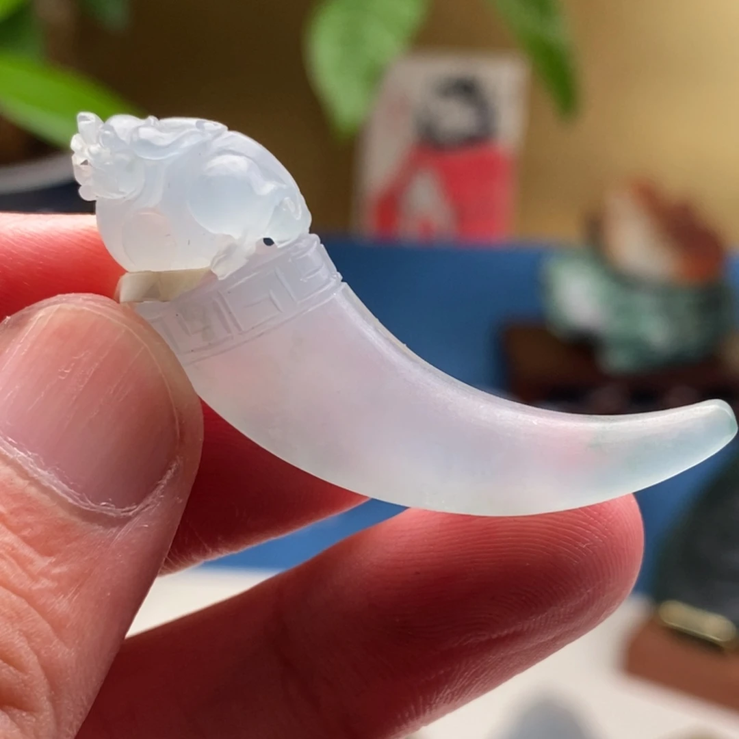 定制翡翠未镶嵌冰种翡翠龙牙