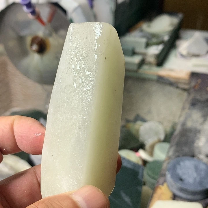 颈饰未镶嵌和田玉（糖玉）