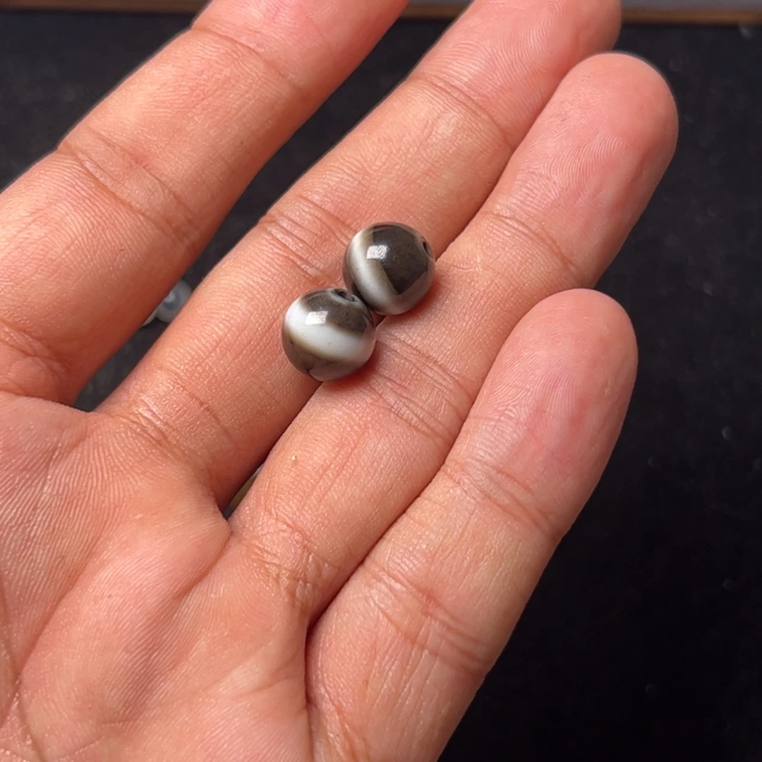 乌***吉玛瑙/玉髓未镶嵌配饰