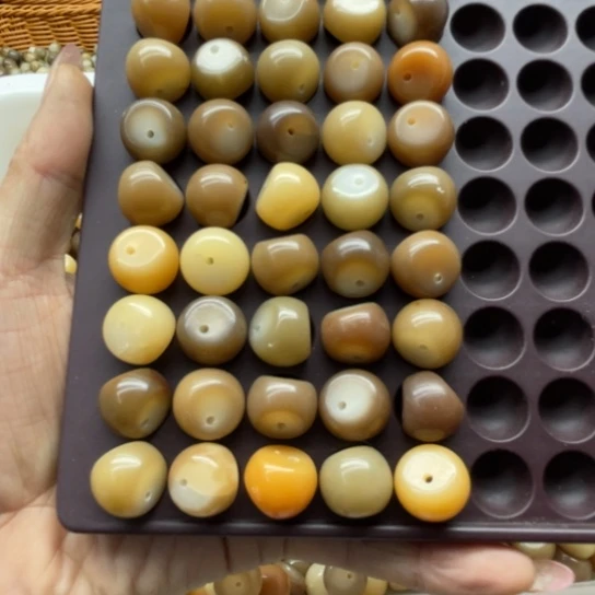 木***偶吊坠白玉菩提微瑕15蒜瓣100