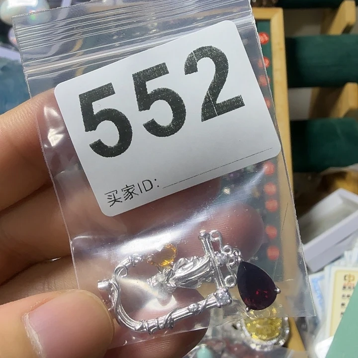 爆****颈饰银S925镶嵌石榴石