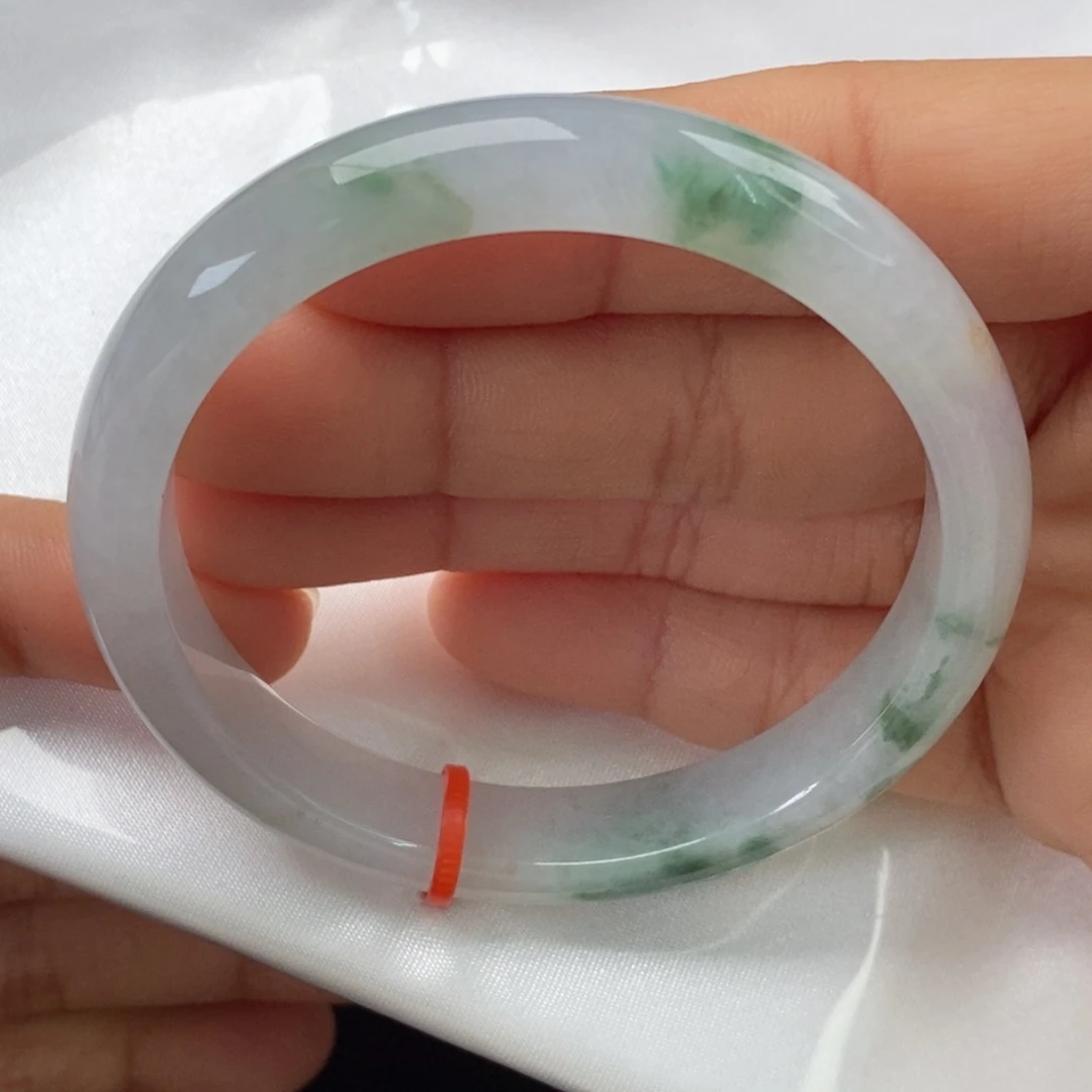 翡翠手镯未镶嵌54圈