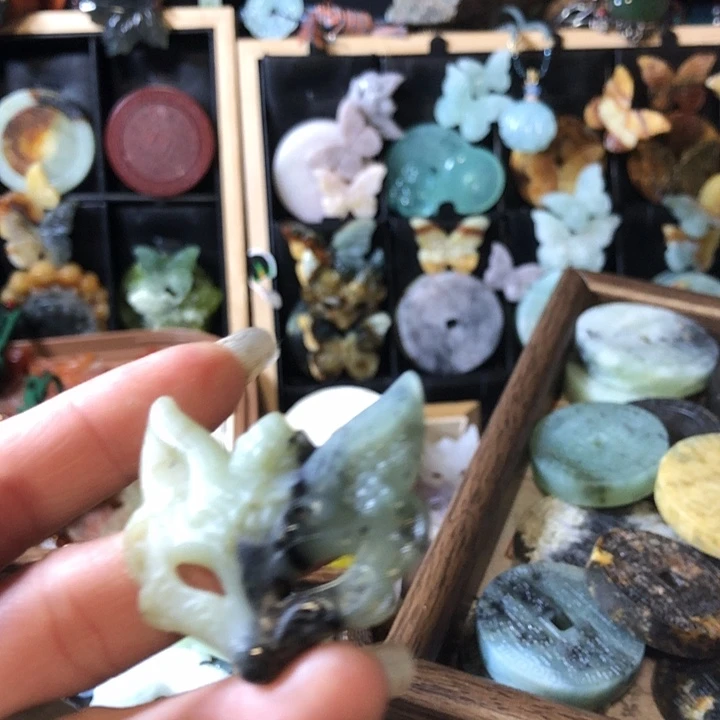 岫玉未镶嵌岫玉挂件