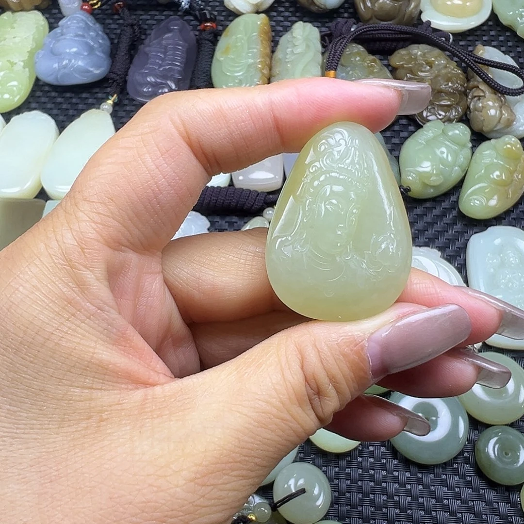 和田玉未镶嵌吊坠(不含链)卡37.7（清货，不退不换）