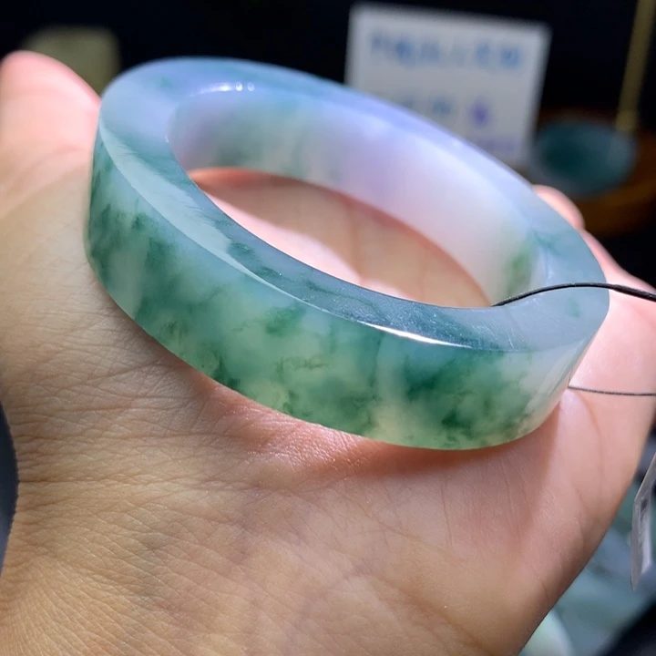 定制翡翠未镶嵌翡翠手镯