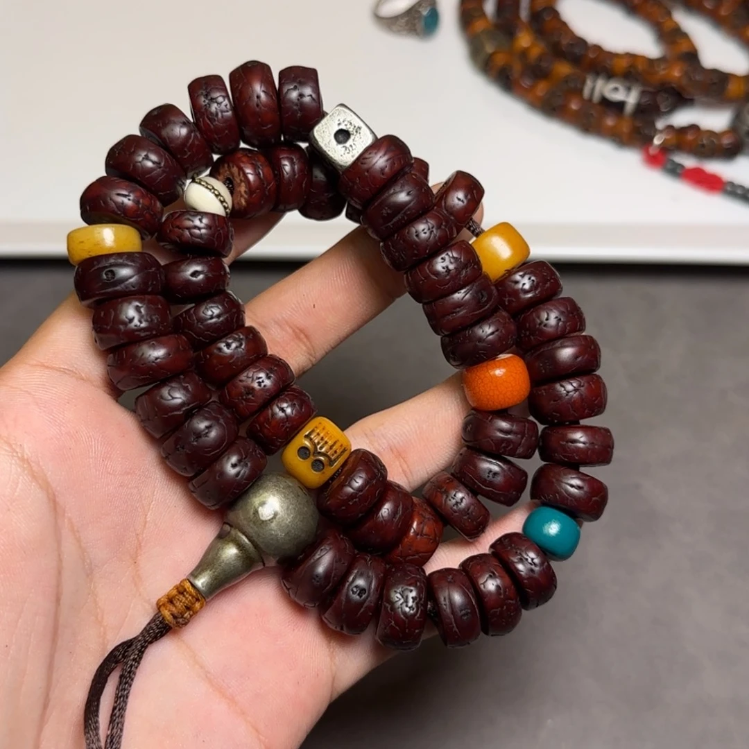 颈饰琉璃西**徒琉璃颈饰