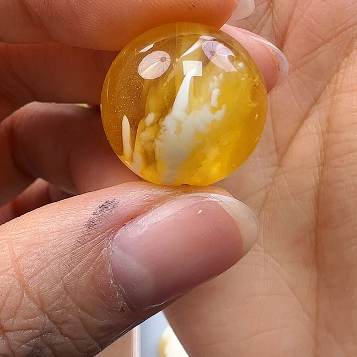 蜜蜡未镶嵌珠宝奇石