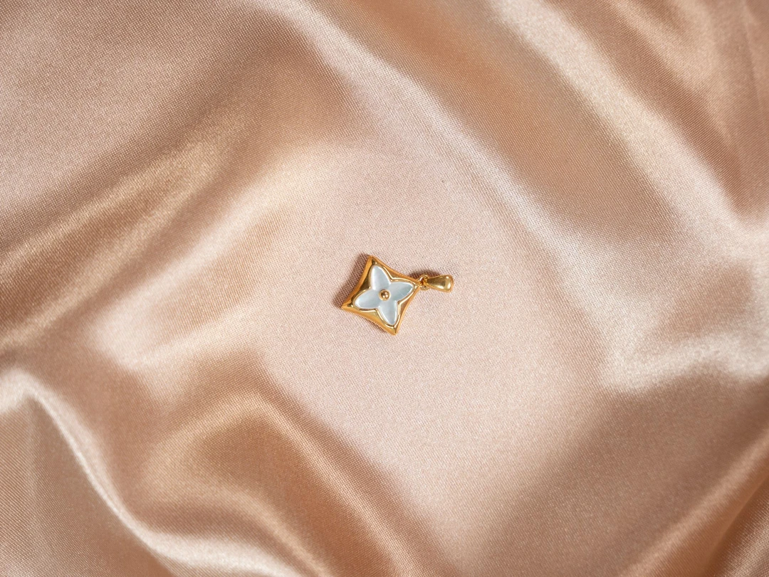 吊坠 白贝母 轻奢经典老花吊坠 18k金镶嵌